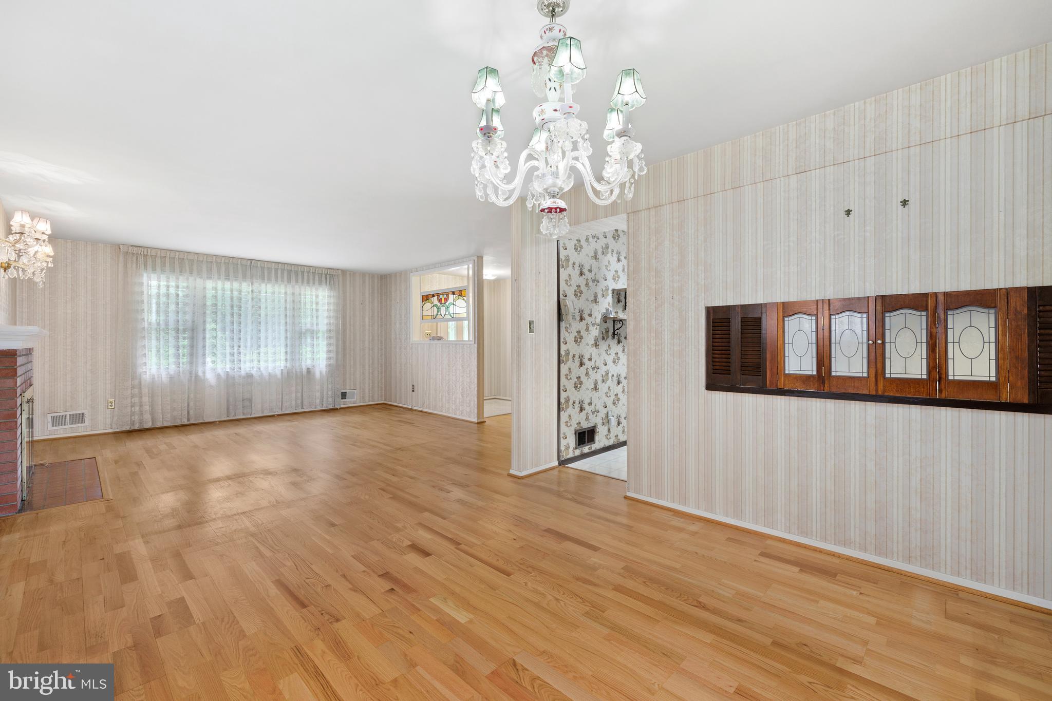 CRESTWOOD MANOR - Residential