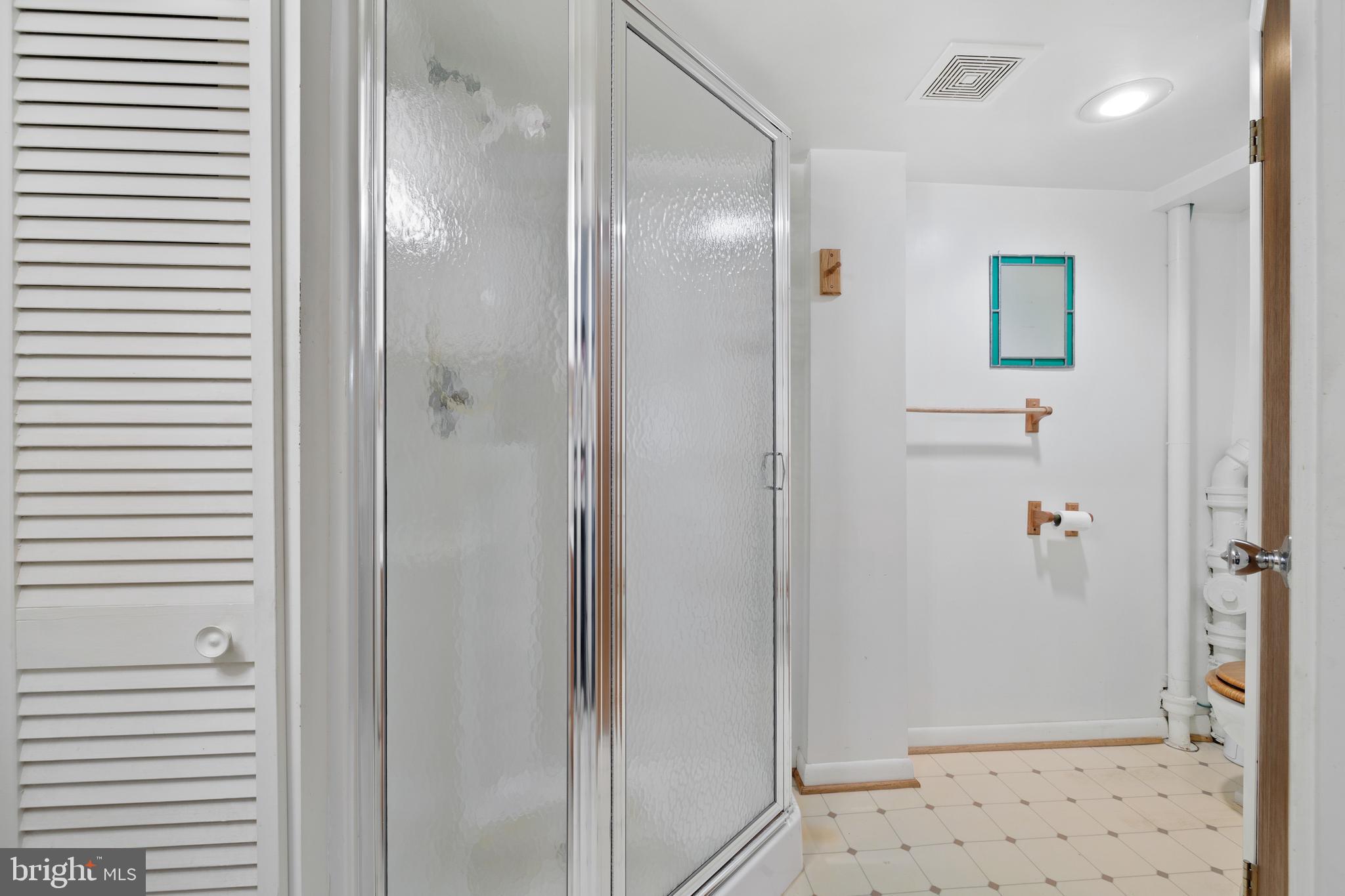 CRESTWOOD MANOR - Residential