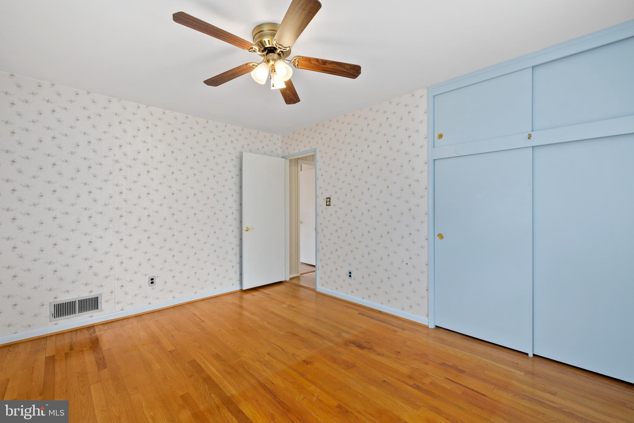 CRESTWOOD MANOR - Residential