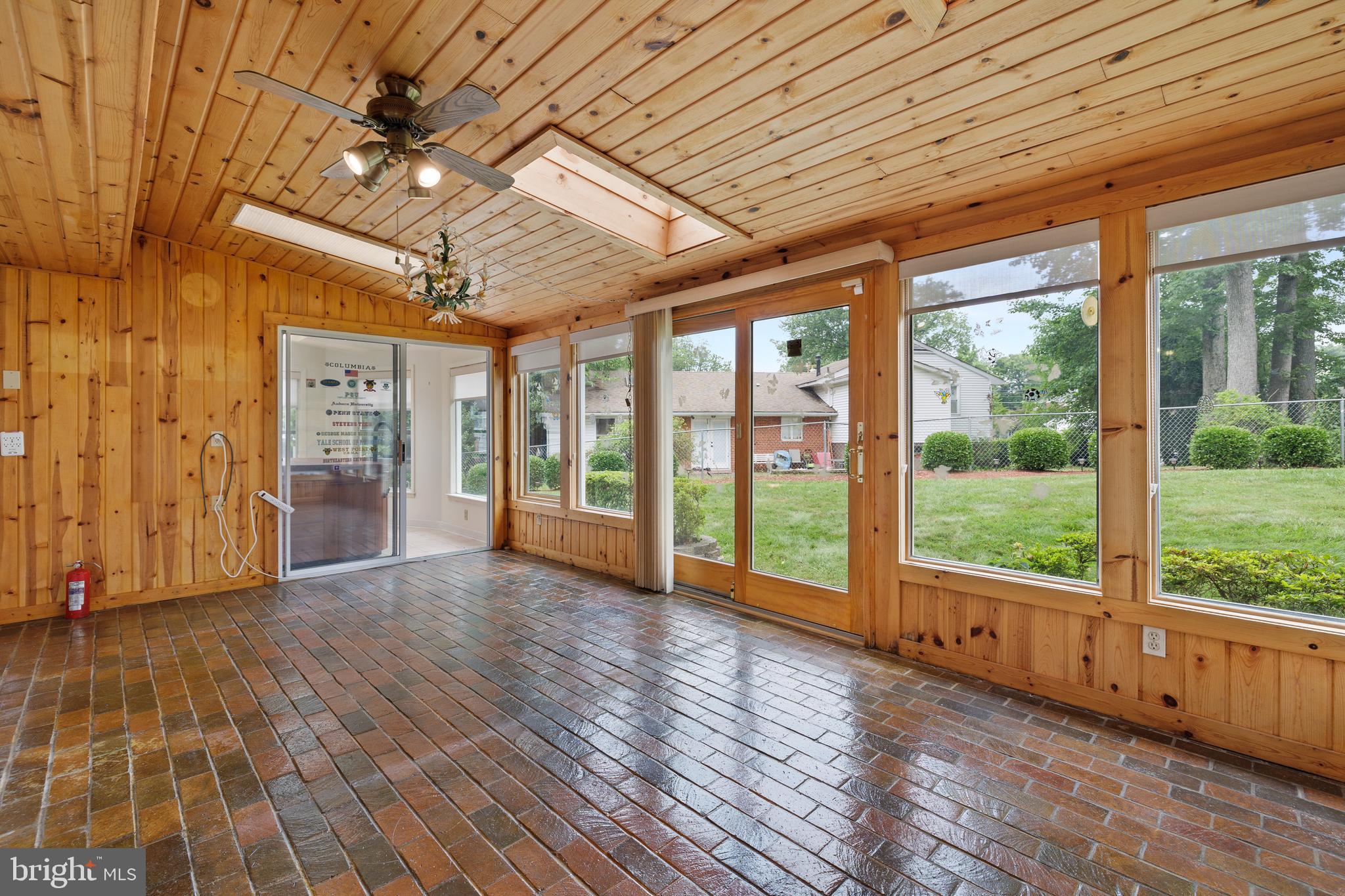 CRESTWOOD MANOR - Residential