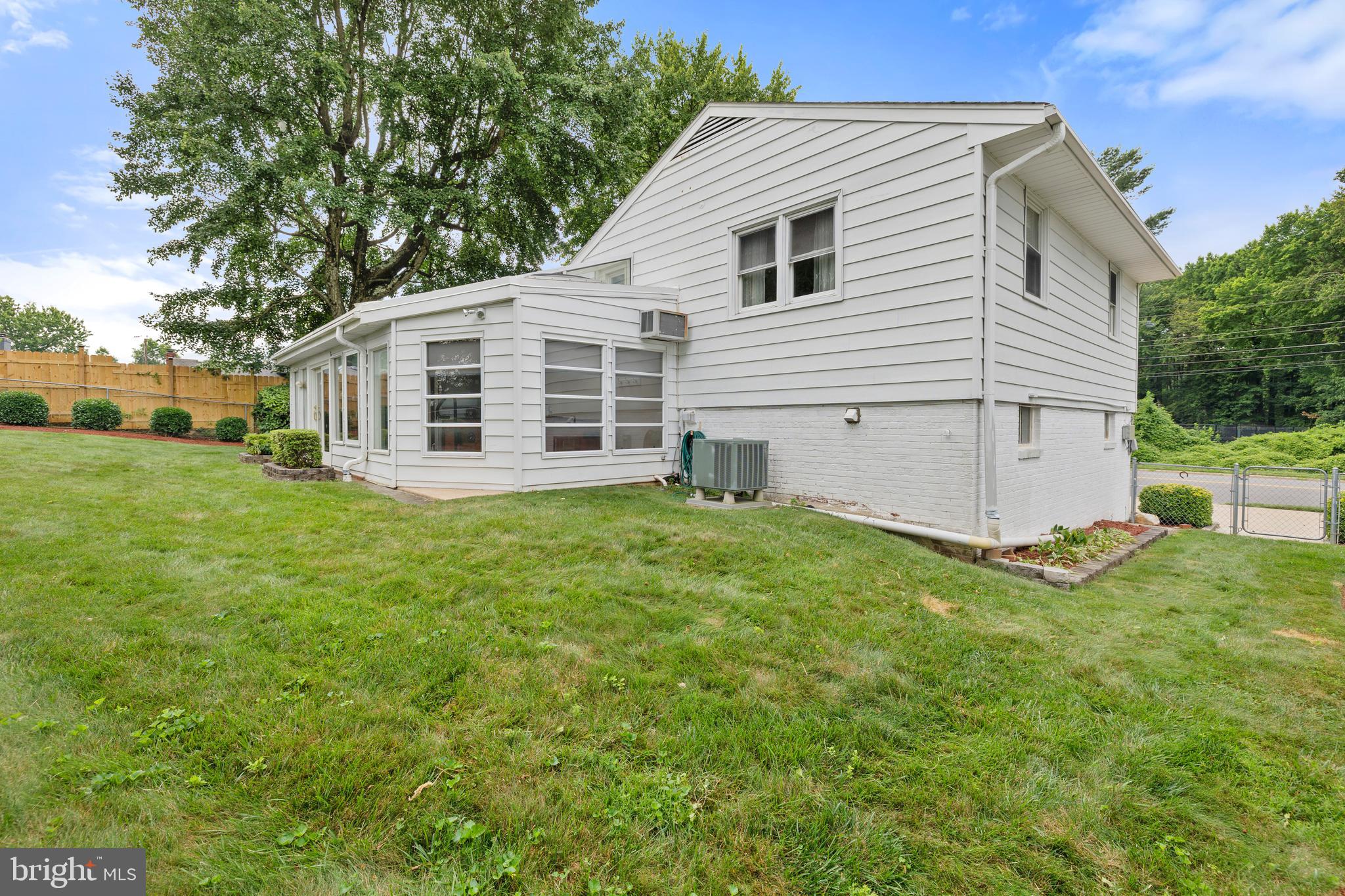 CRESTWOOD MANOR - Residential