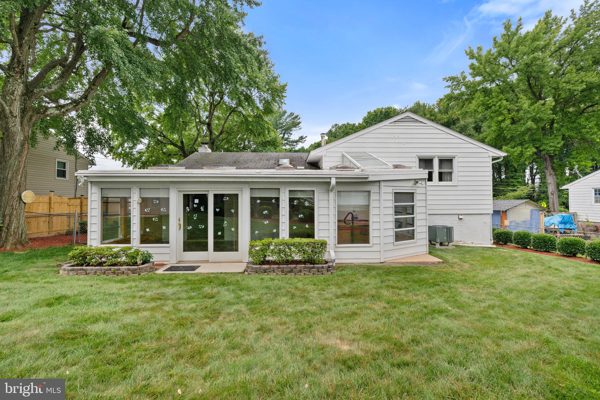 CRESTWOOD MANOR - Residential