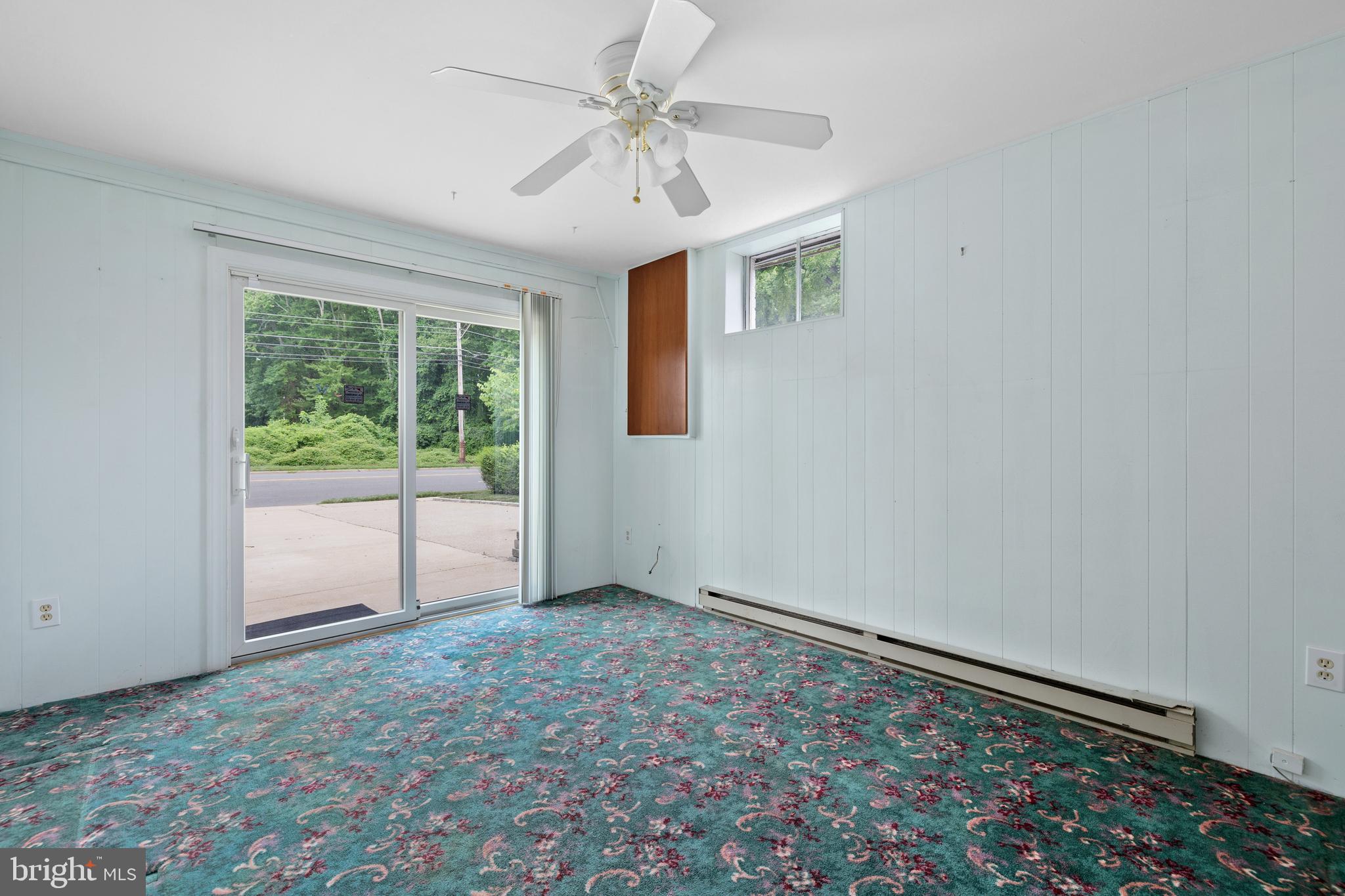 CRESTWOOD MANOR - Residential