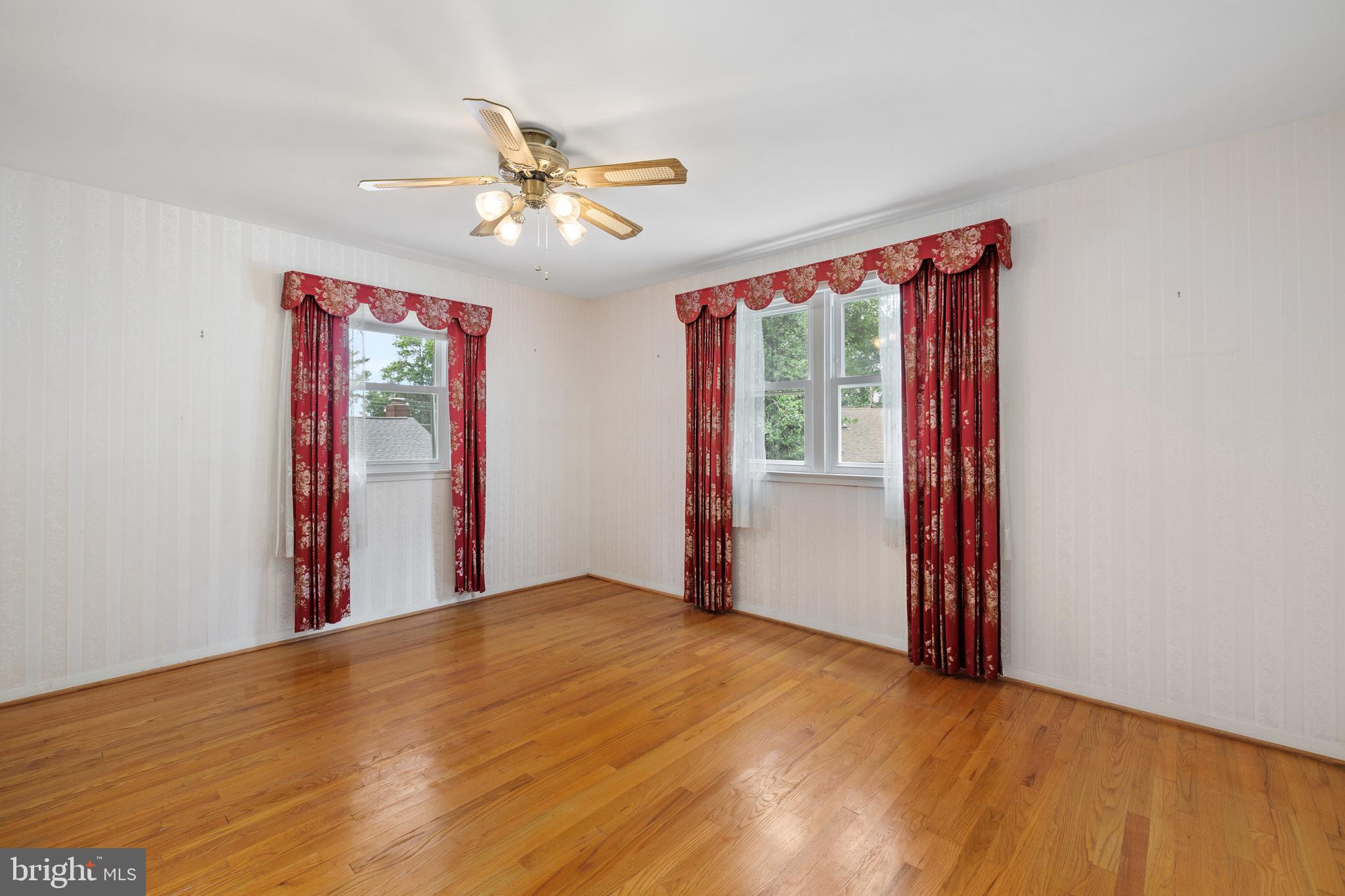 CRESTWOOD MANOR - Residential