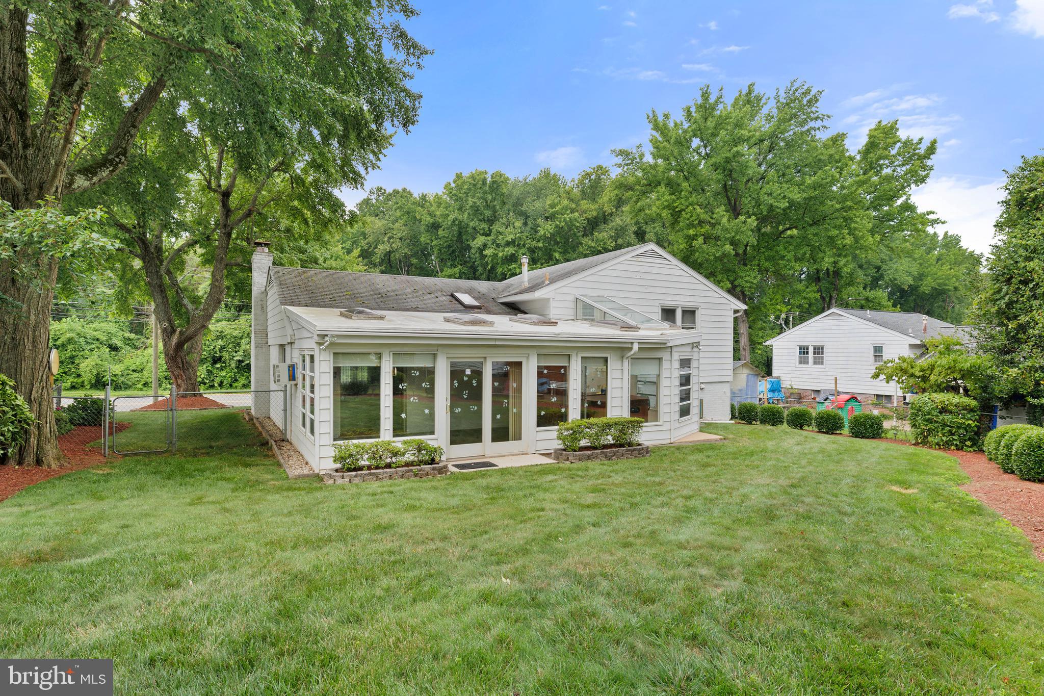 CRESTWOOD MANOR - Residential