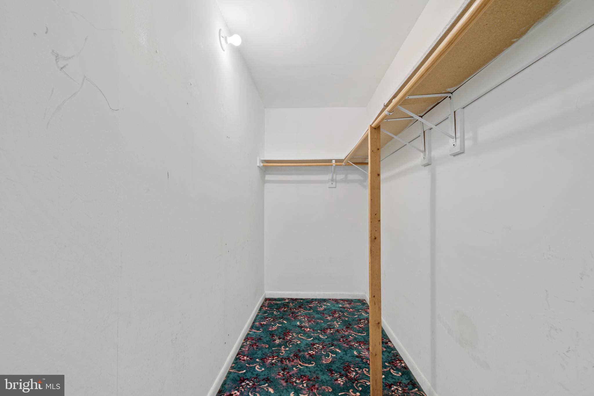 CRESTWOOD MANOR - Residential