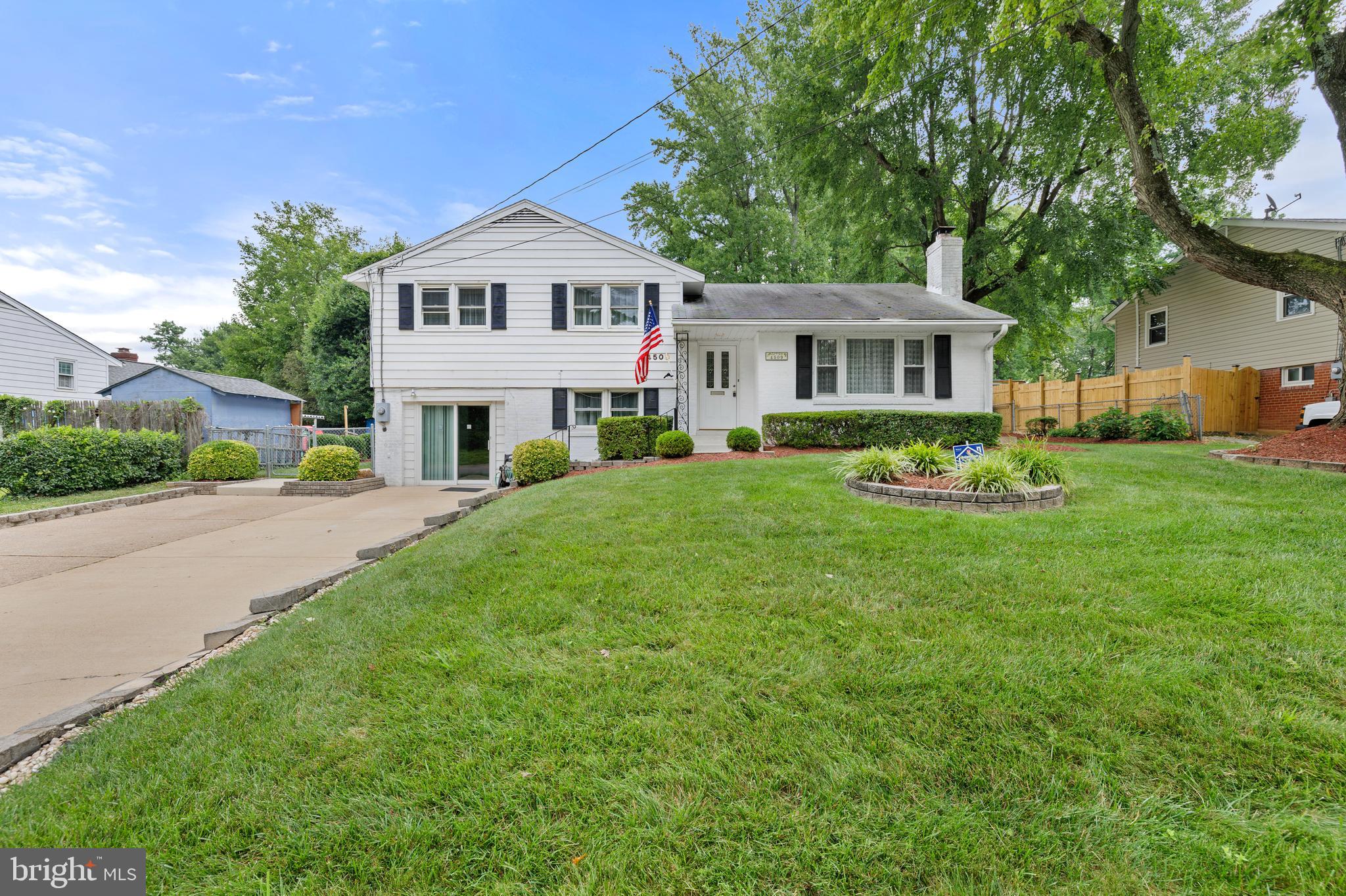 CRESTWOOD MANOR - Residential