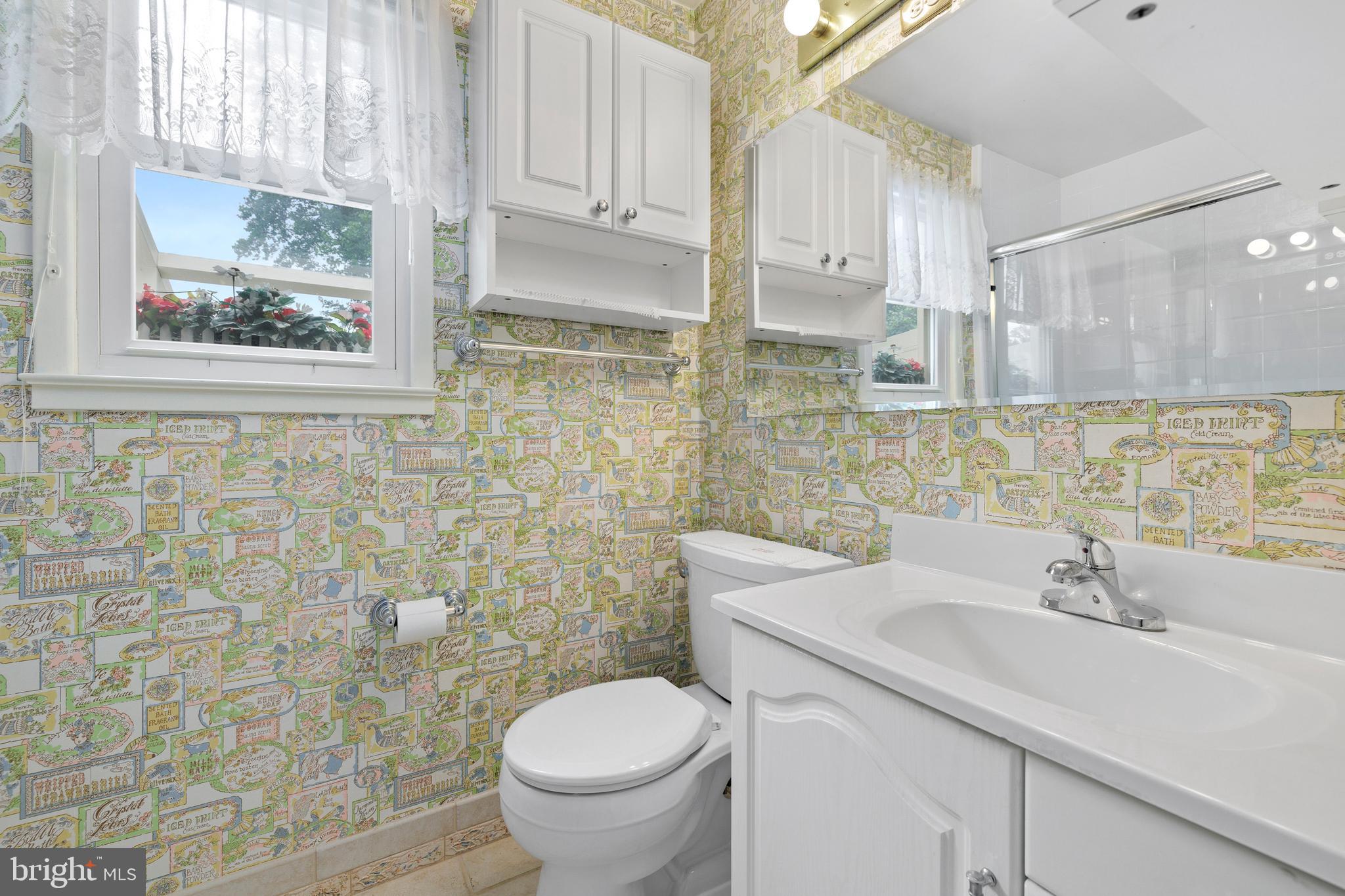 CRESTWOOD MANOR - Residential