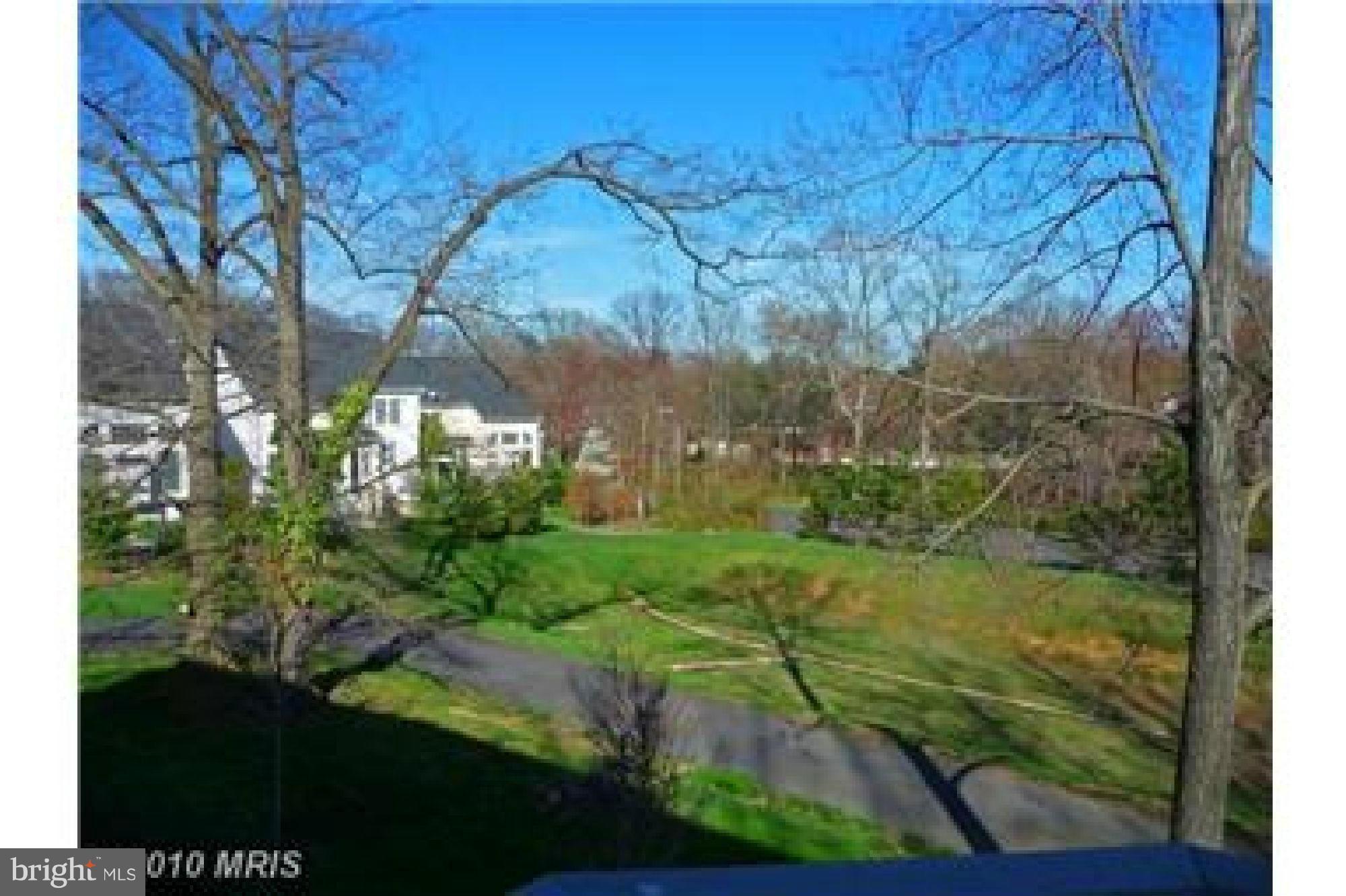 AMANDA PLACE - Residential