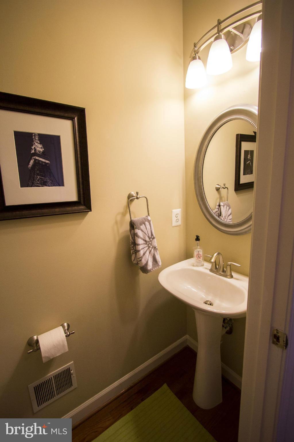 AMANDA PLACE - Residential