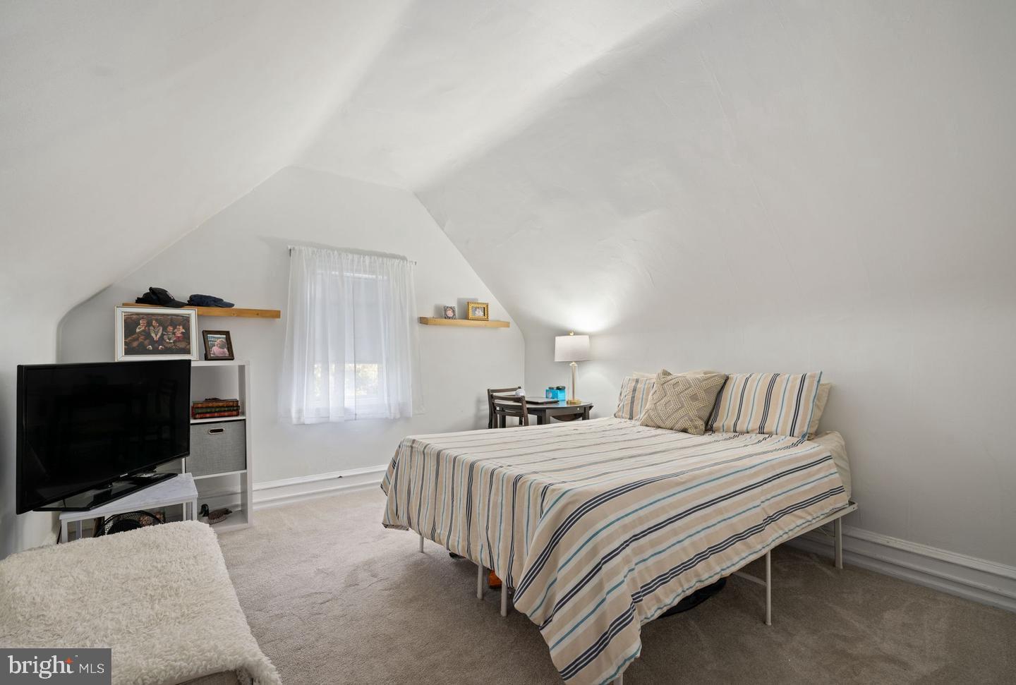 MONTROSE SQUARE - Residential