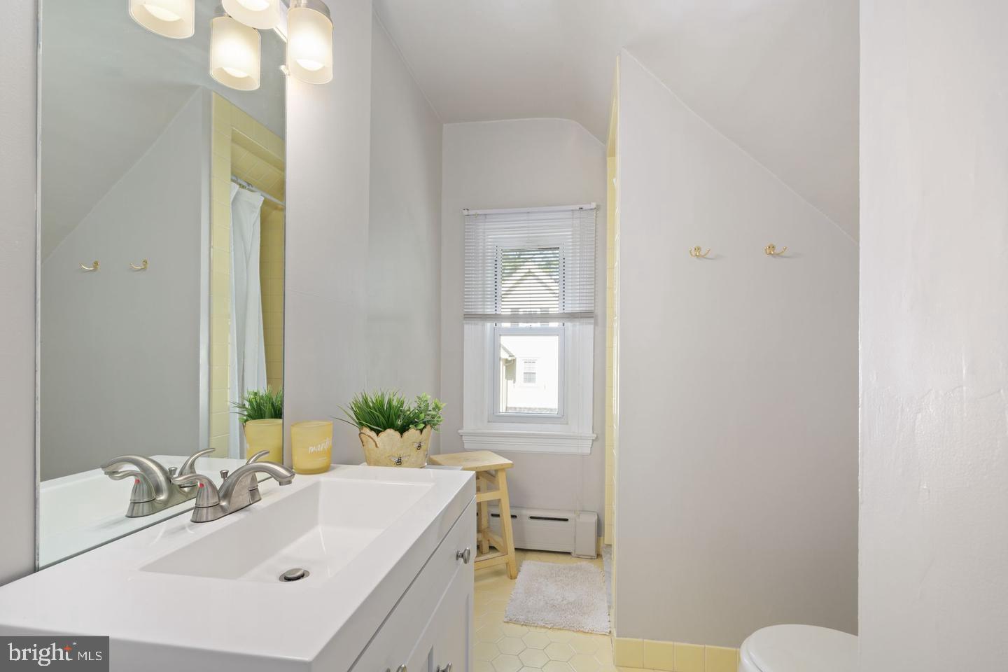 MONTROSE SQUARE - Residential