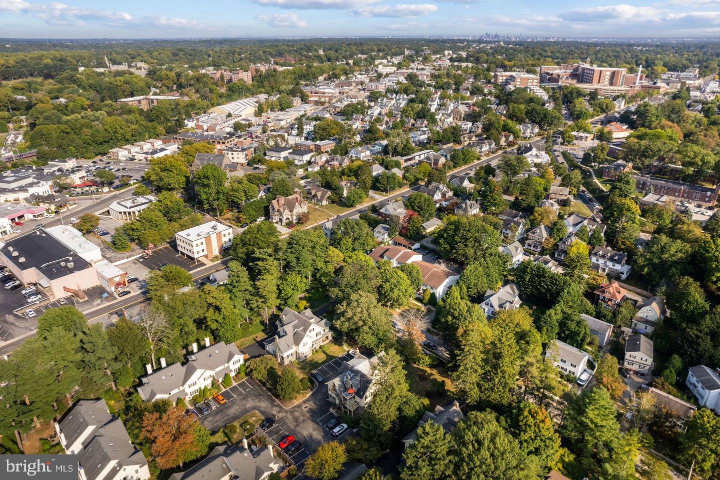 MONTROSE SQUARE - Residential