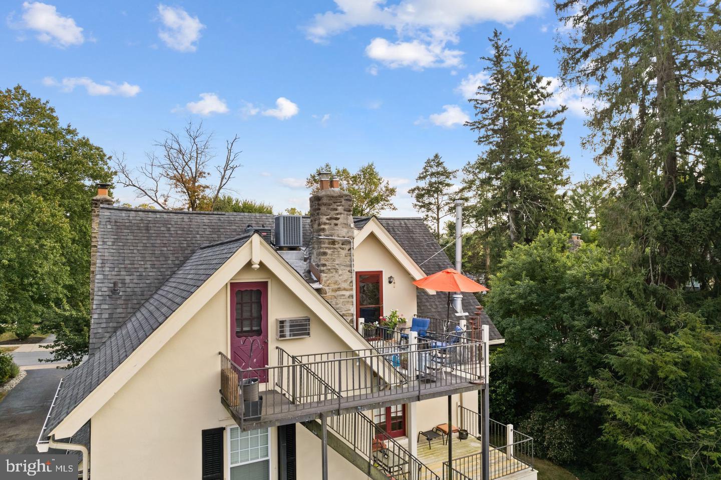 MONTROSE SQUARE - Residential