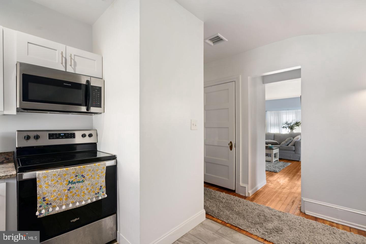 MONTROSE SQUARE - Residential