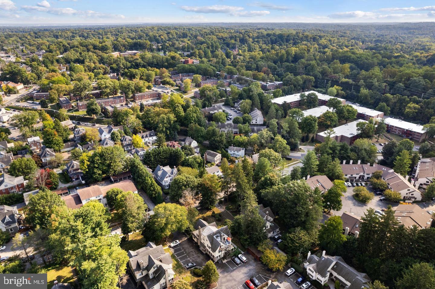 MONTROSE SQUARE - Residential