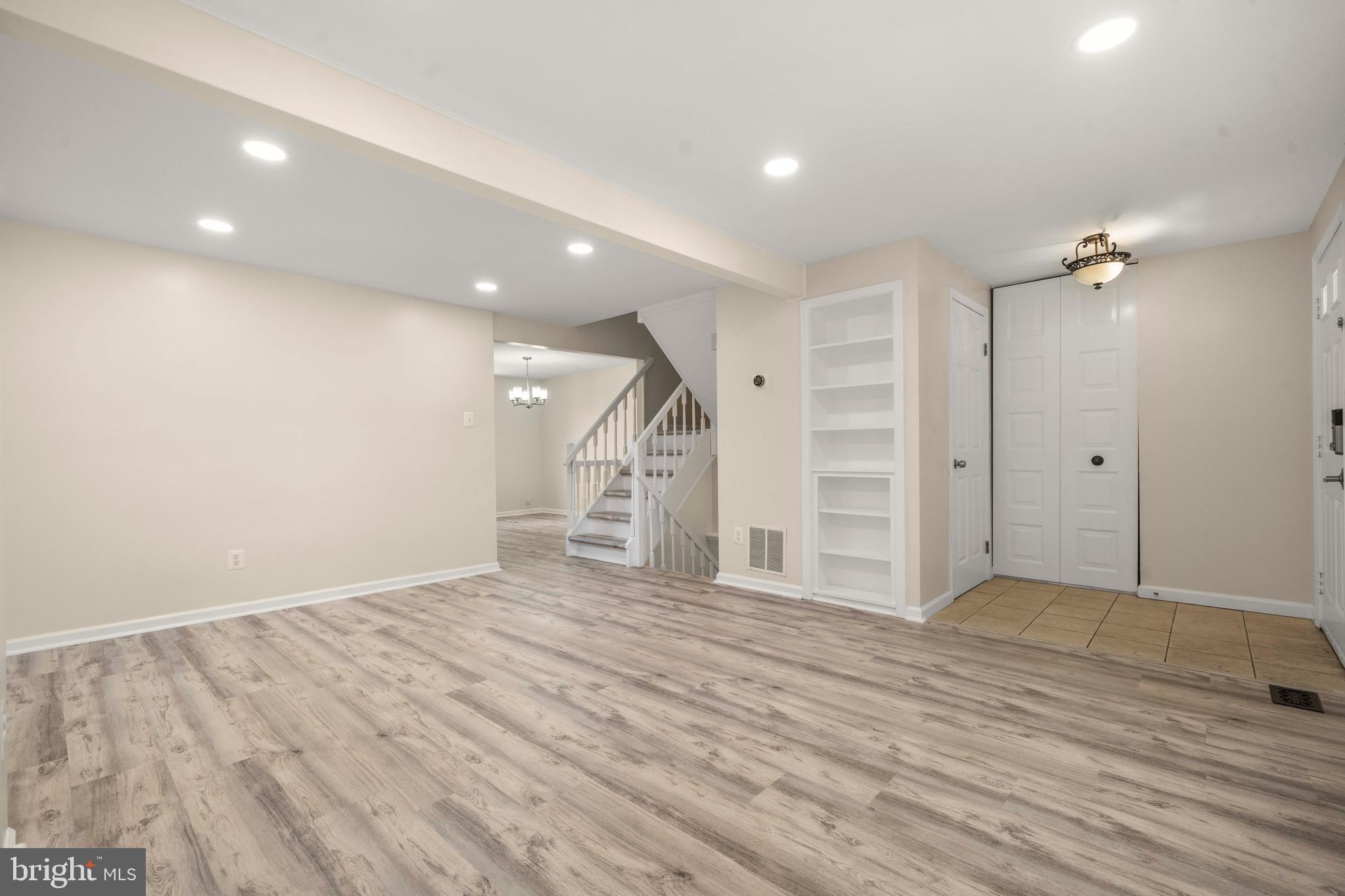 D EVEREUX WEST - Residential