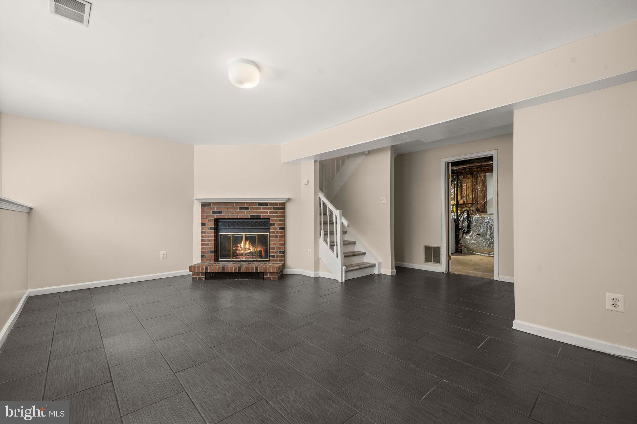 D EVEREUX WEST - Residential