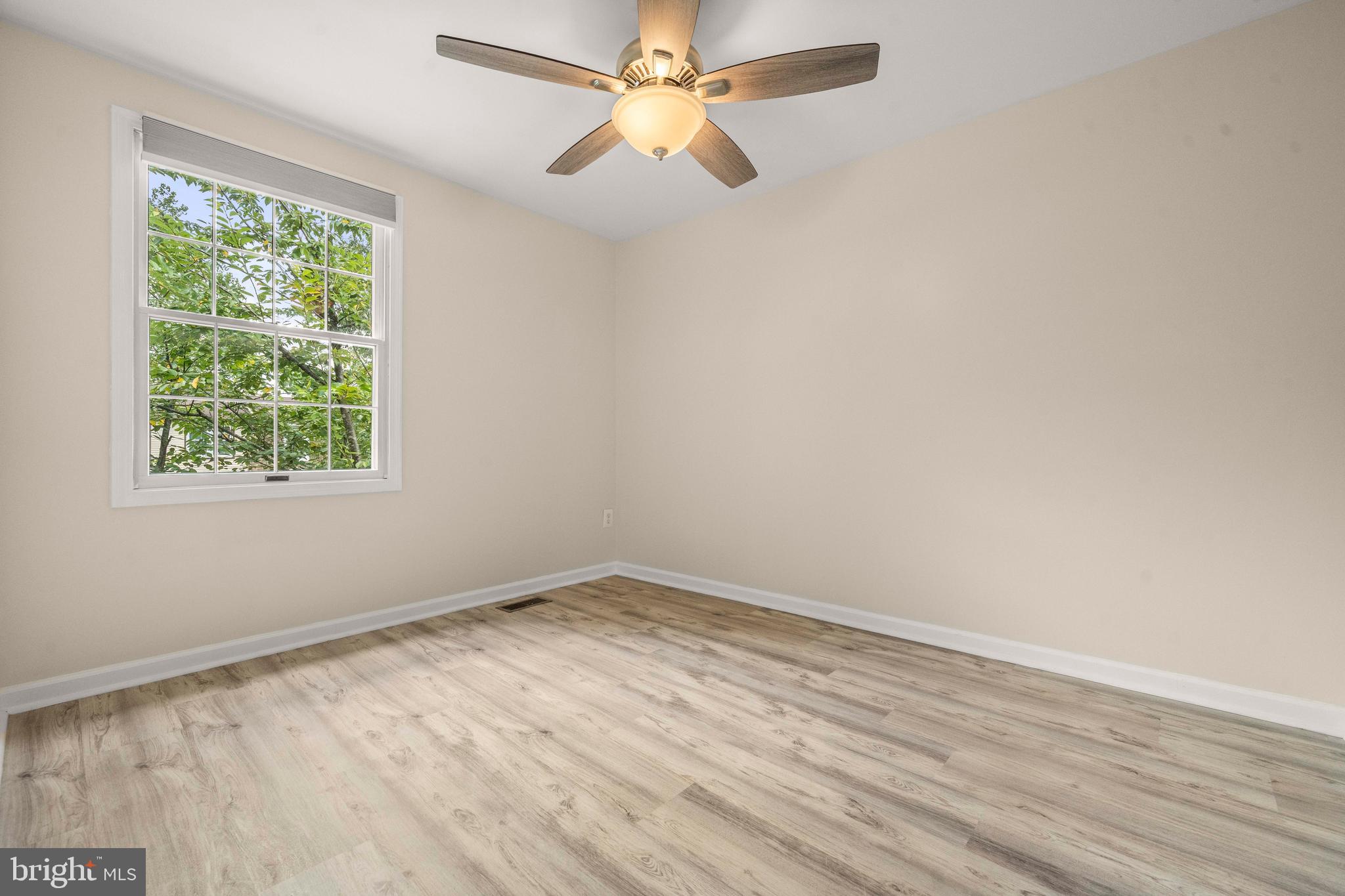 D EVEREUX WEST - Residential