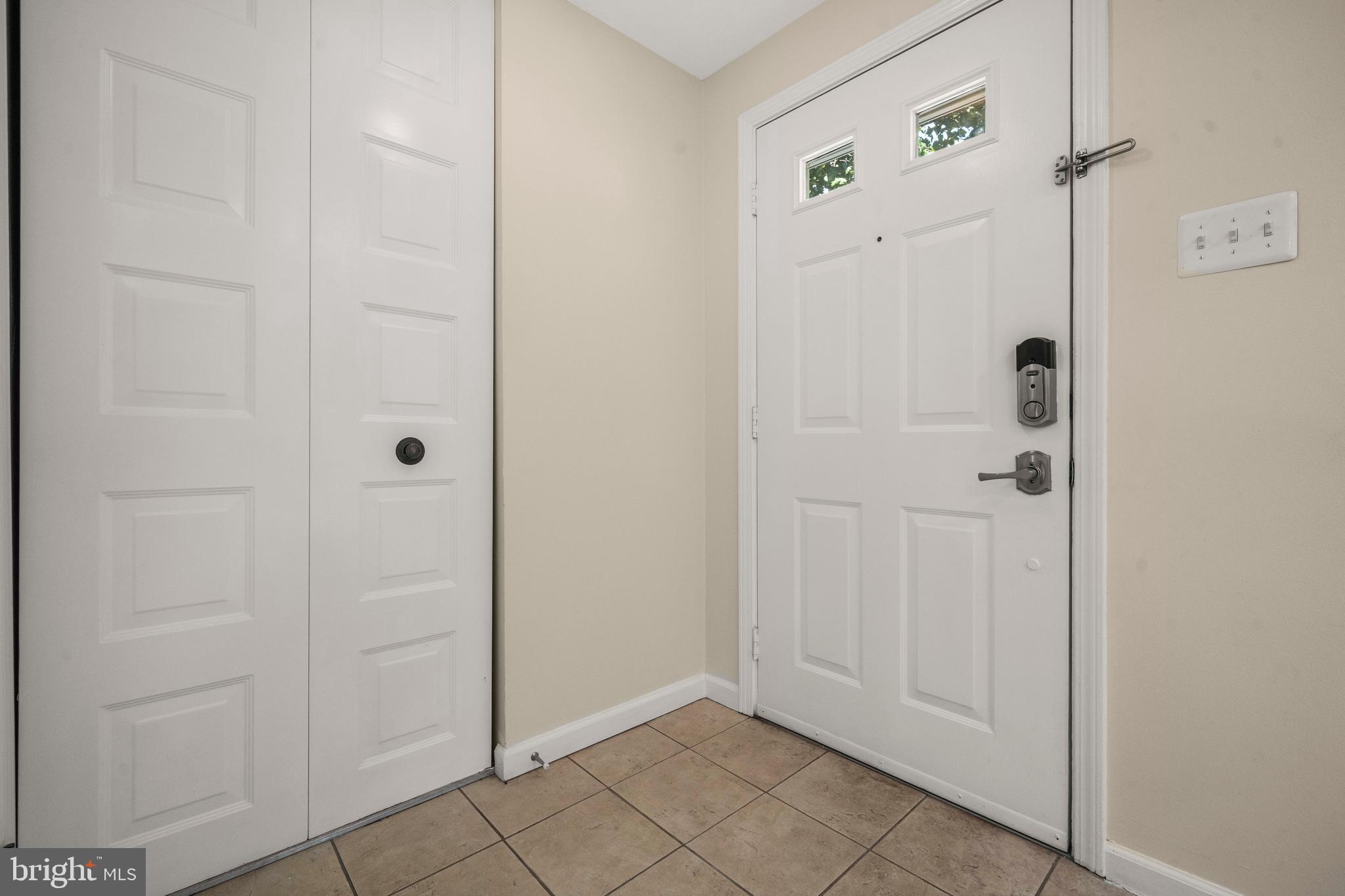 D EVEREUX WEST - Residential