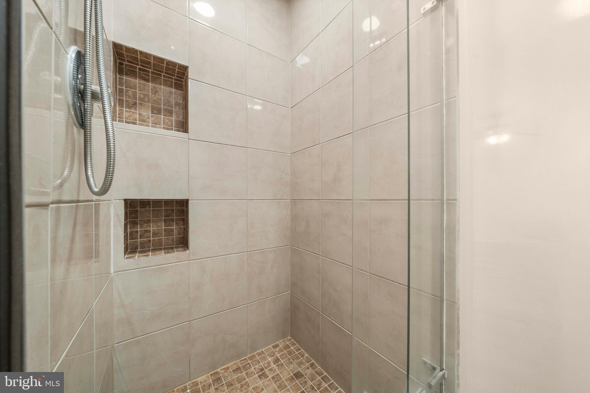 D EVEREUX WEST - Residential