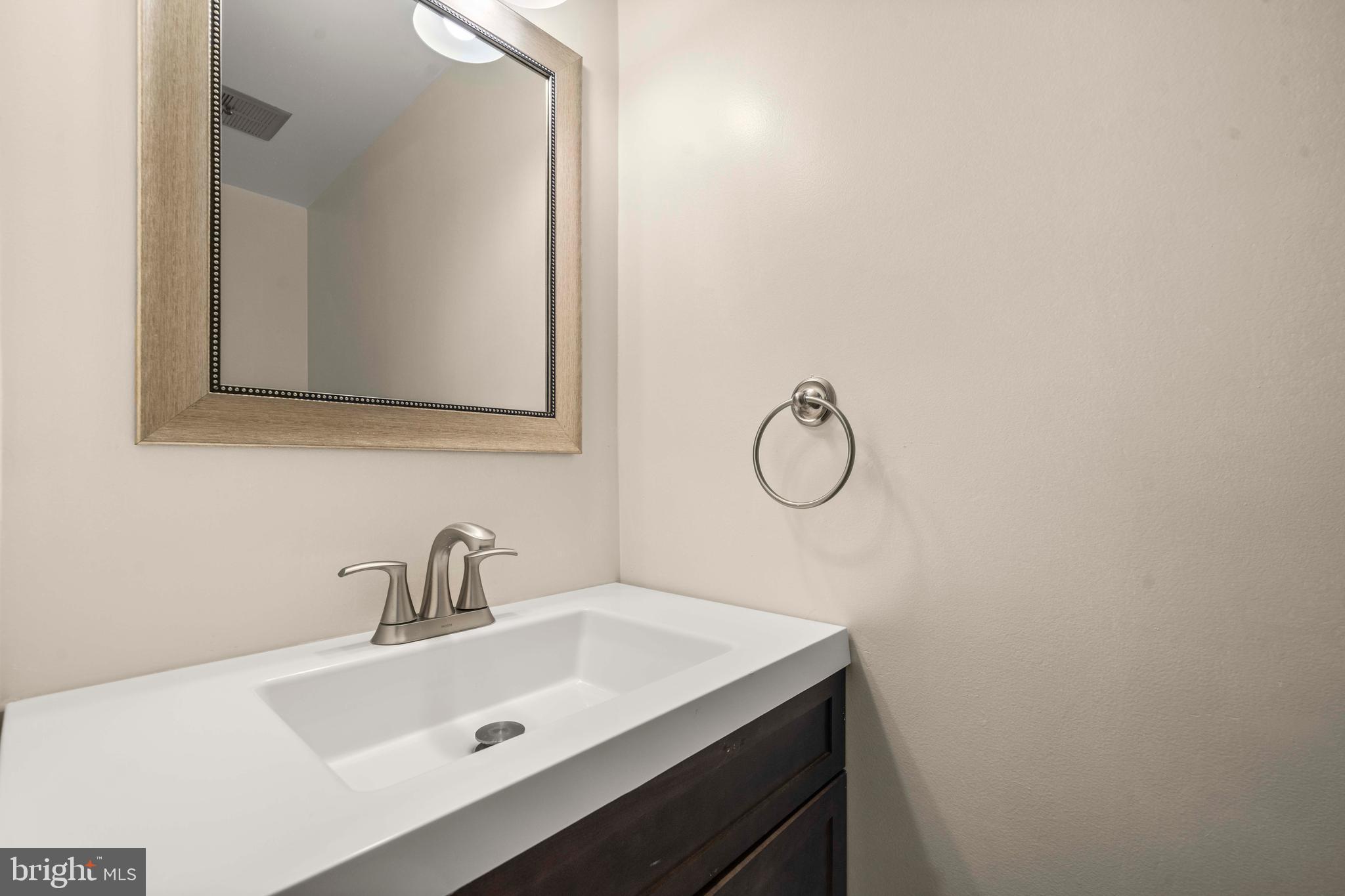 D EVEREUX WEST - Residential