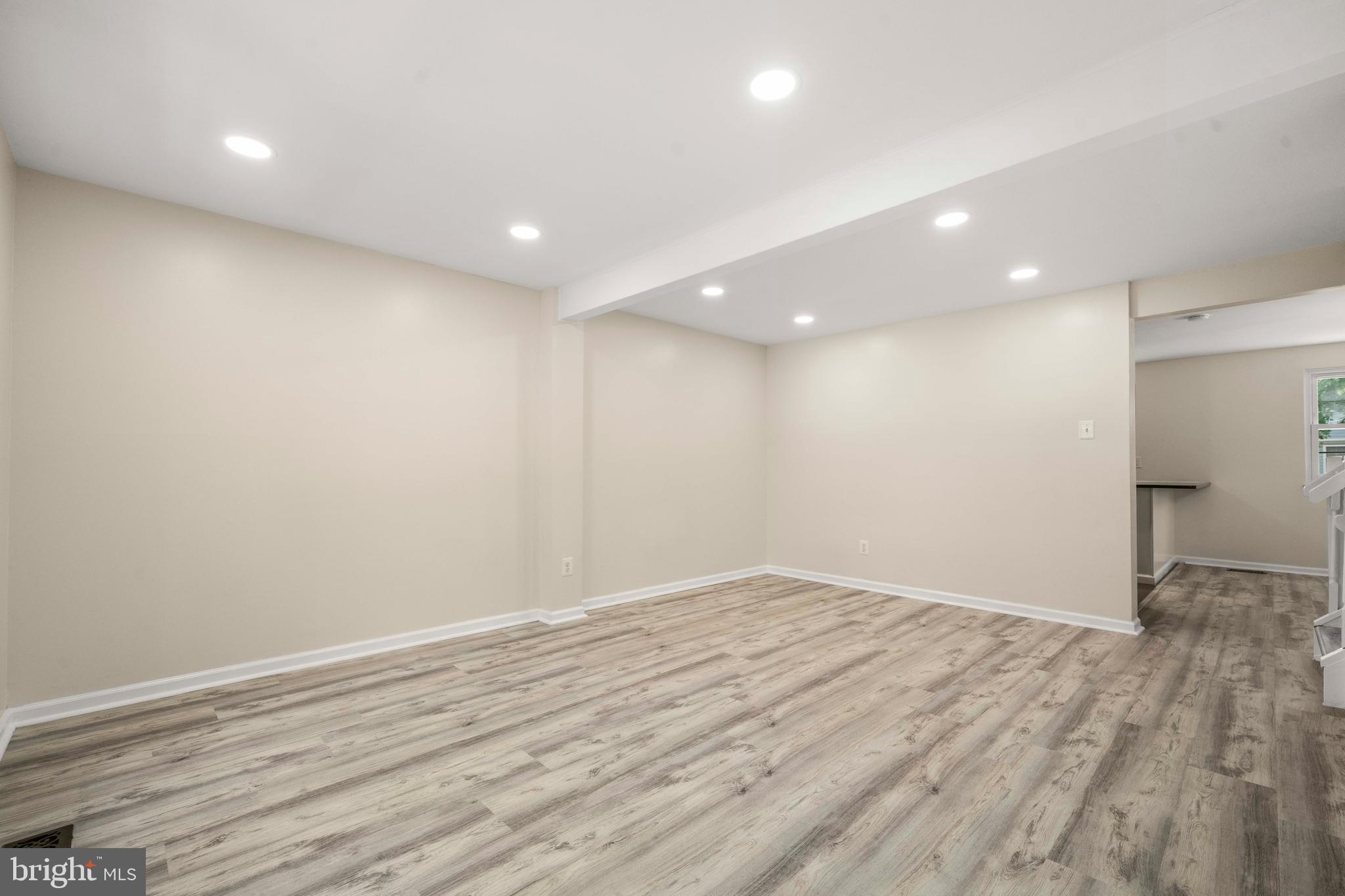 D EVEREUX WEST - Residential