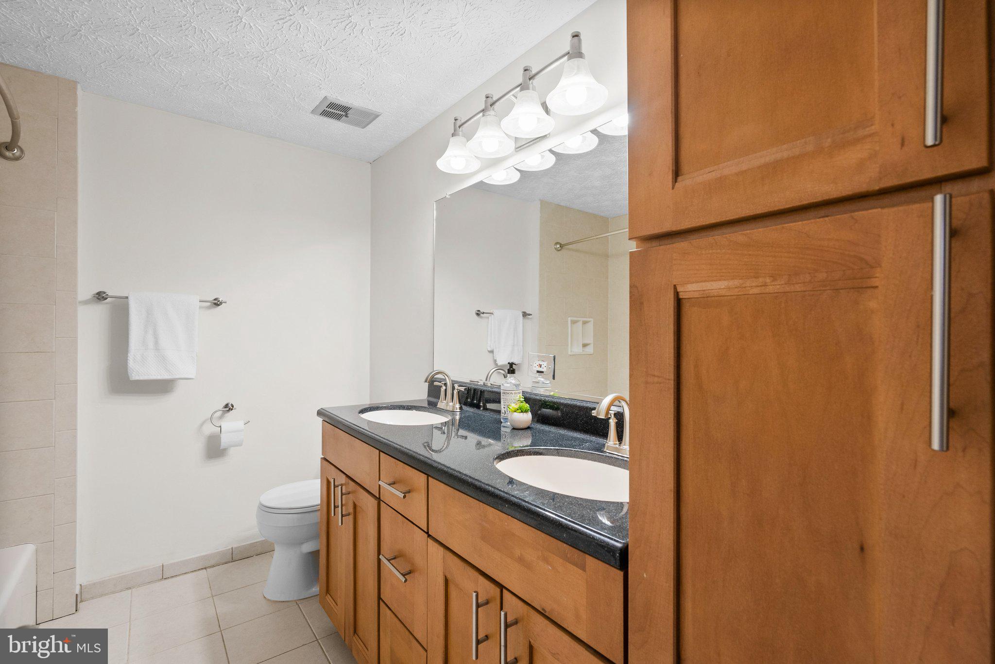 FLINT HILL MANOR - Residential