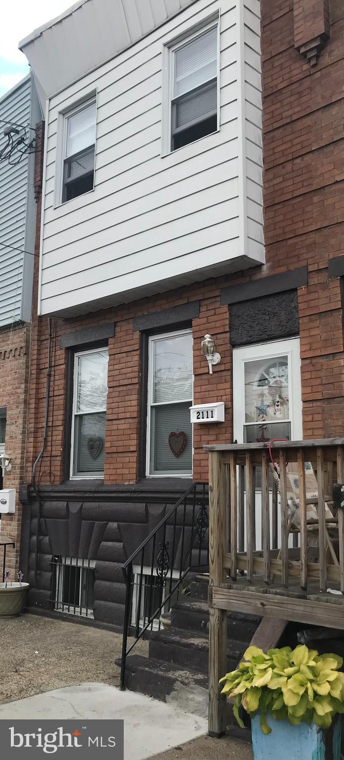 FANTASTIC OPPORTUNITY IN WHITMAN! PRIME LOCATION. CALLING ALL INVESTORS / OWNER OCCUPANTS WHO WANT TO DO SOME WORK. Property is in need of renovation. Subject property is being sold in AS-IS WHERE-IS condition. Property has all utilities off. Property was boarded up to prevent break-in. Access to get in is not easy, so therefore it would be preferred to sell site unseen and where-is as-is. Drive-by only for now.