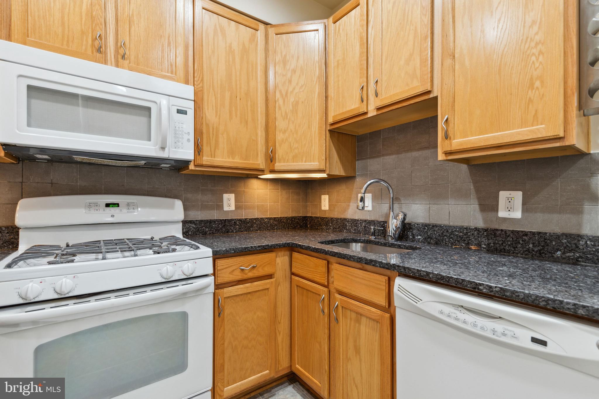 POTOMAC CLUB - Residential