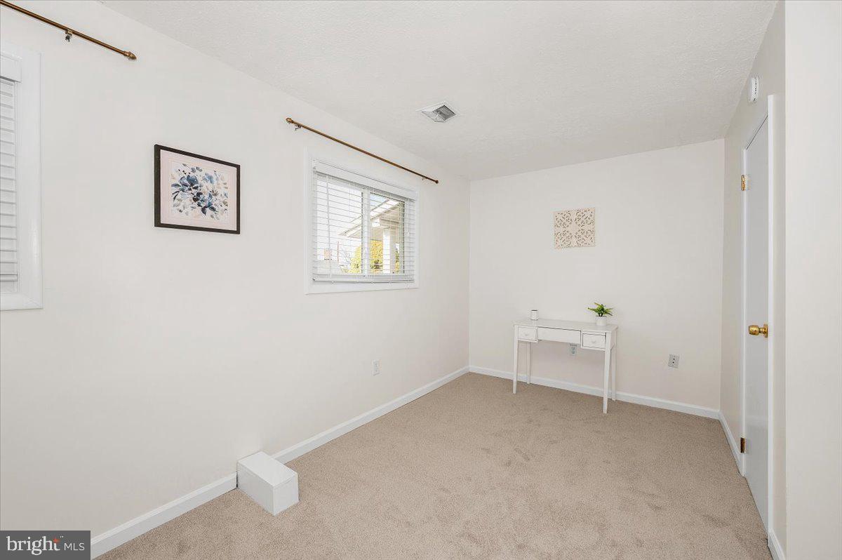 COLLEGE ESTATES - Residential