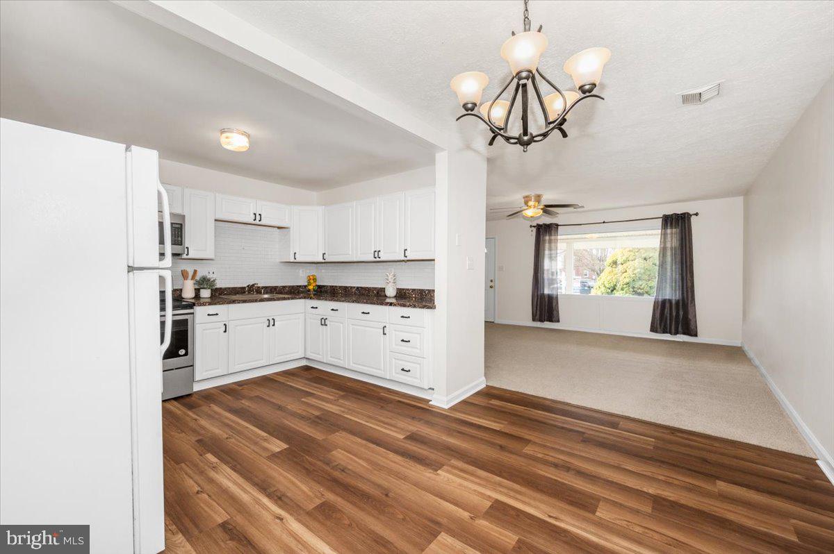 COLLEGE ESTATES - Residential