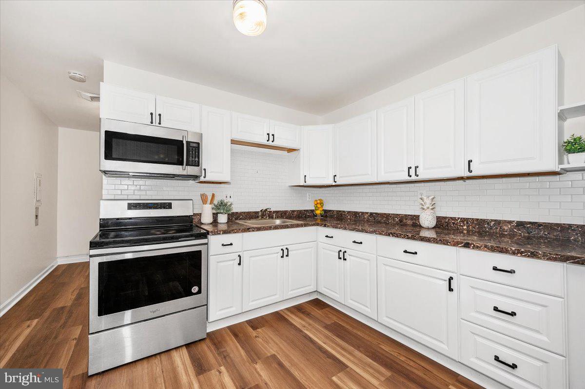 COLLEGE ESTATES - Residential