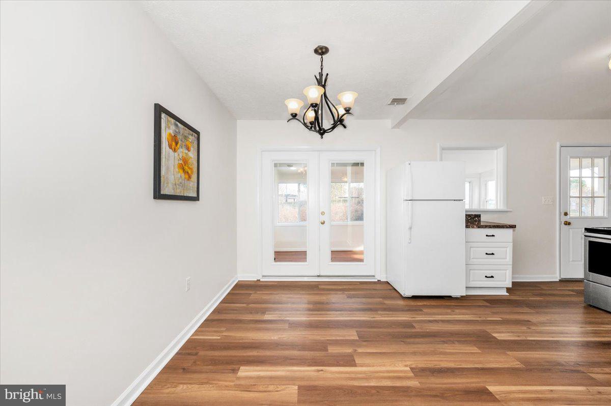 COLLEGE ESTATES - Residential