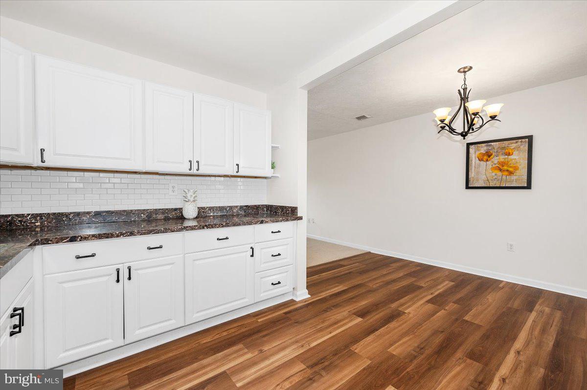 COLLEGE ESTATES - Residential