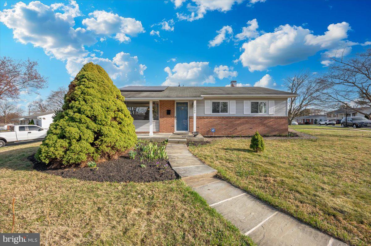 COLLEGE ESTATES - Residential