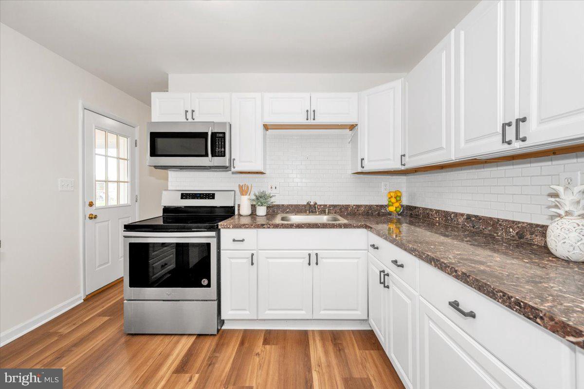 COLLEGE ESTATES - Residential