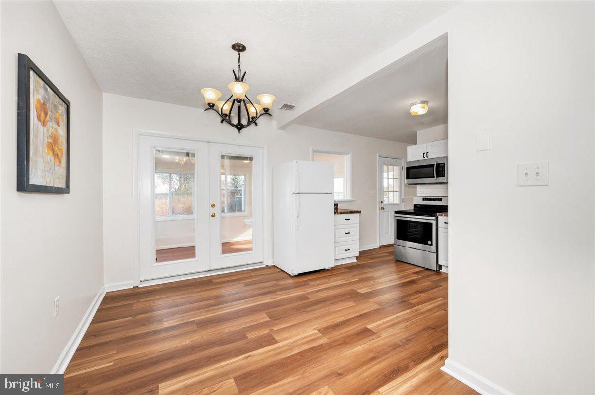 COLLEGE ESTATES - Residential