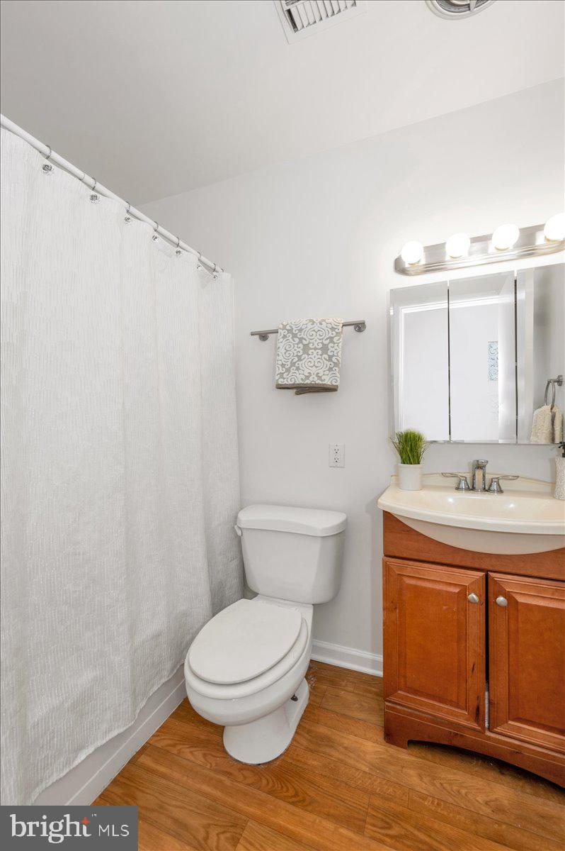 COLLEGE ESTATES - Residential