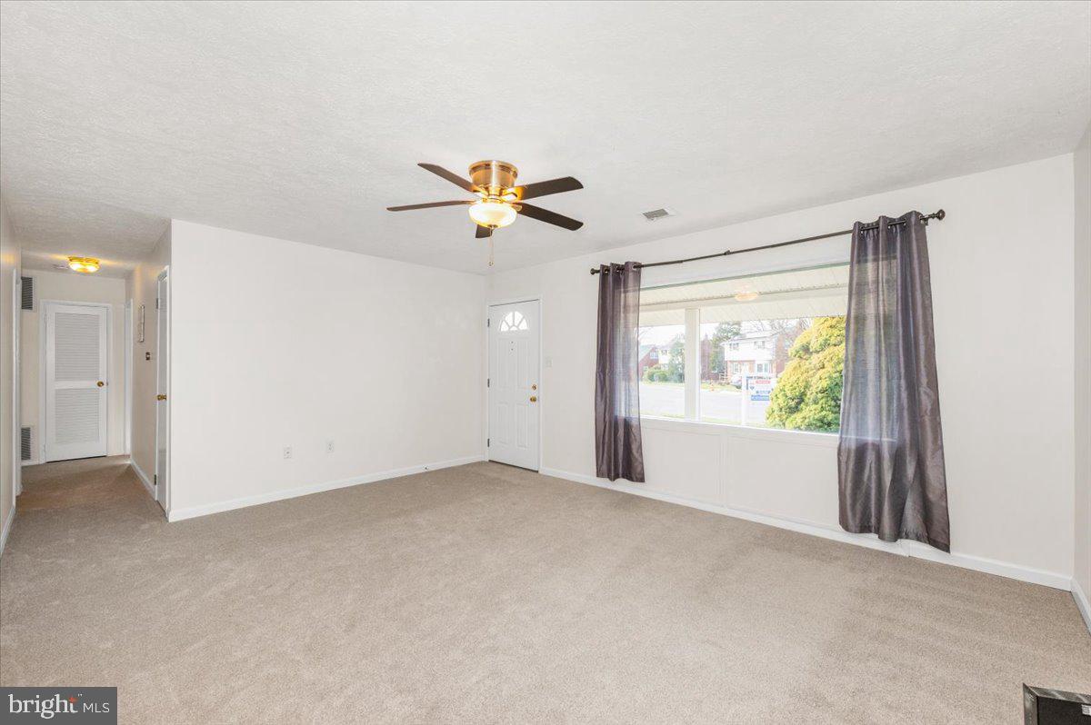 COLLEGE ESTATES - Residential