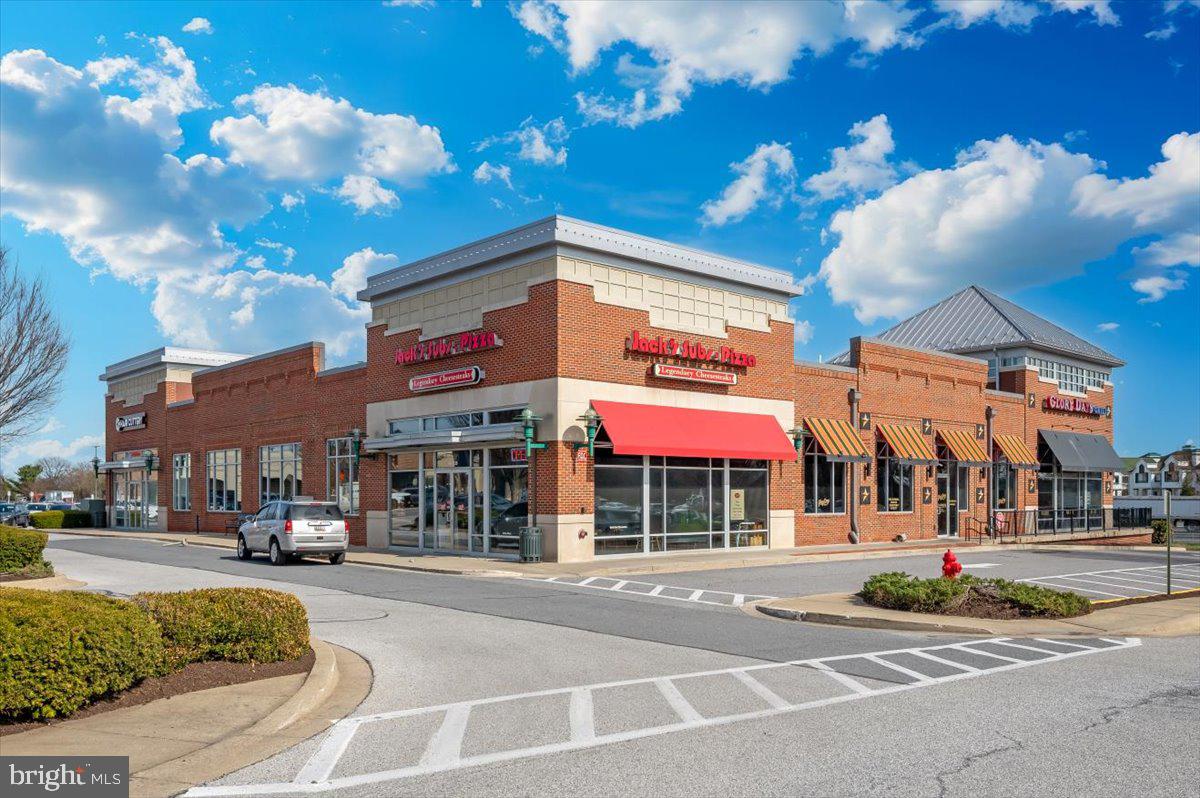 COLLEGE ESTATES - Residential