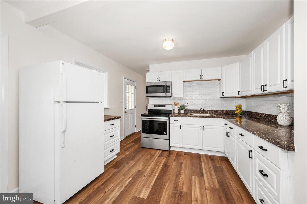 COLLEGE ESTATES - Residential