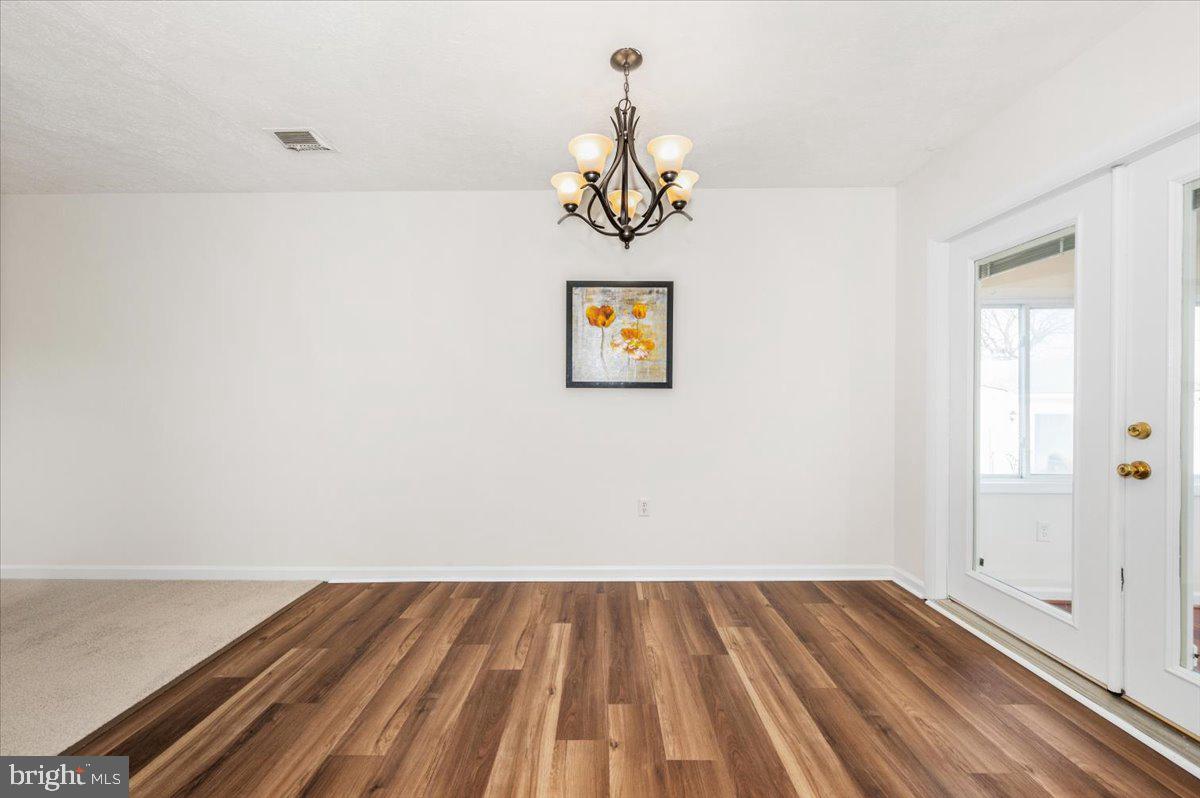 COLLEGE ESTATES - Residential