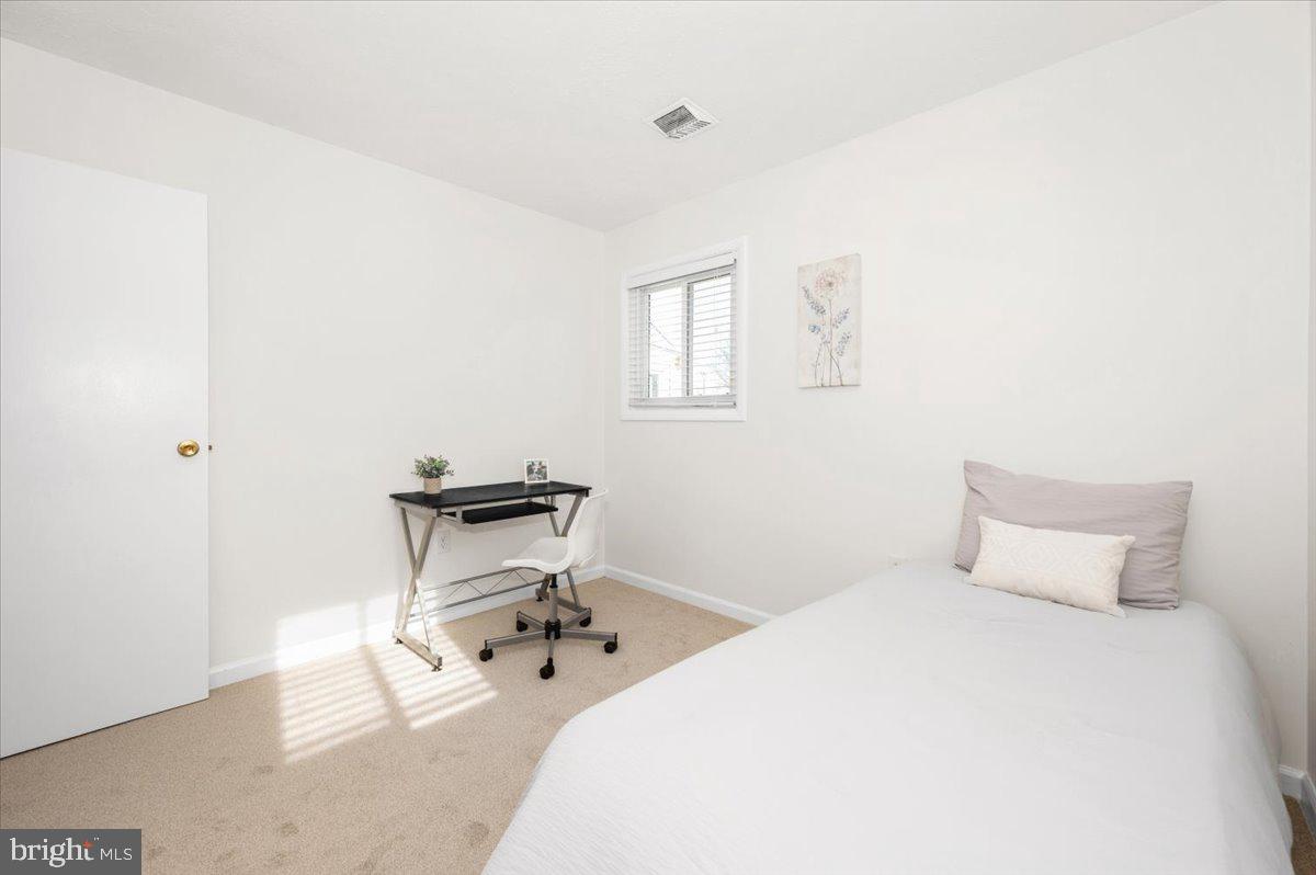 COLLEGE ESTATES - Residential