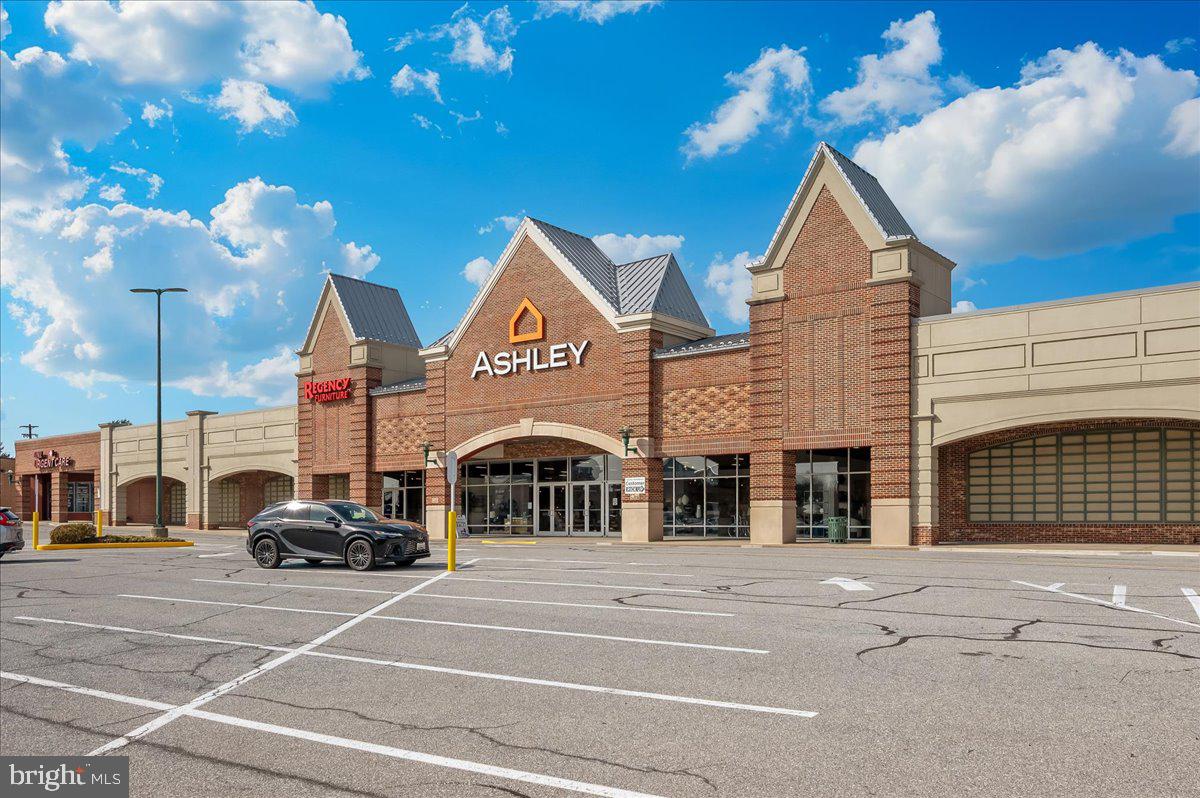 COLLEGE ESTATES - Residential