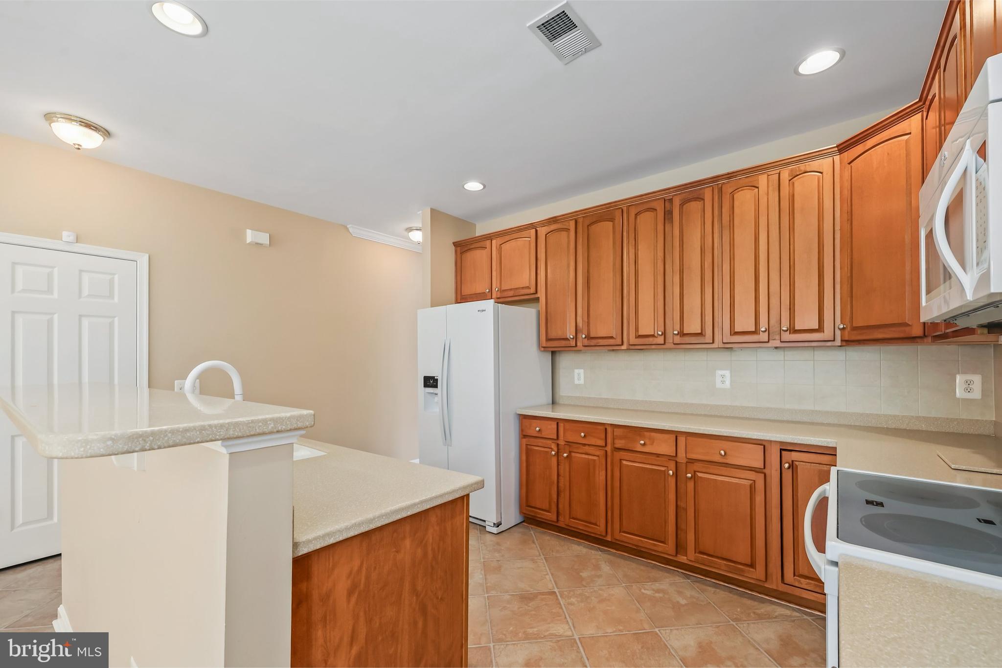 4046 LUNAR ECLIPSE DRIVE