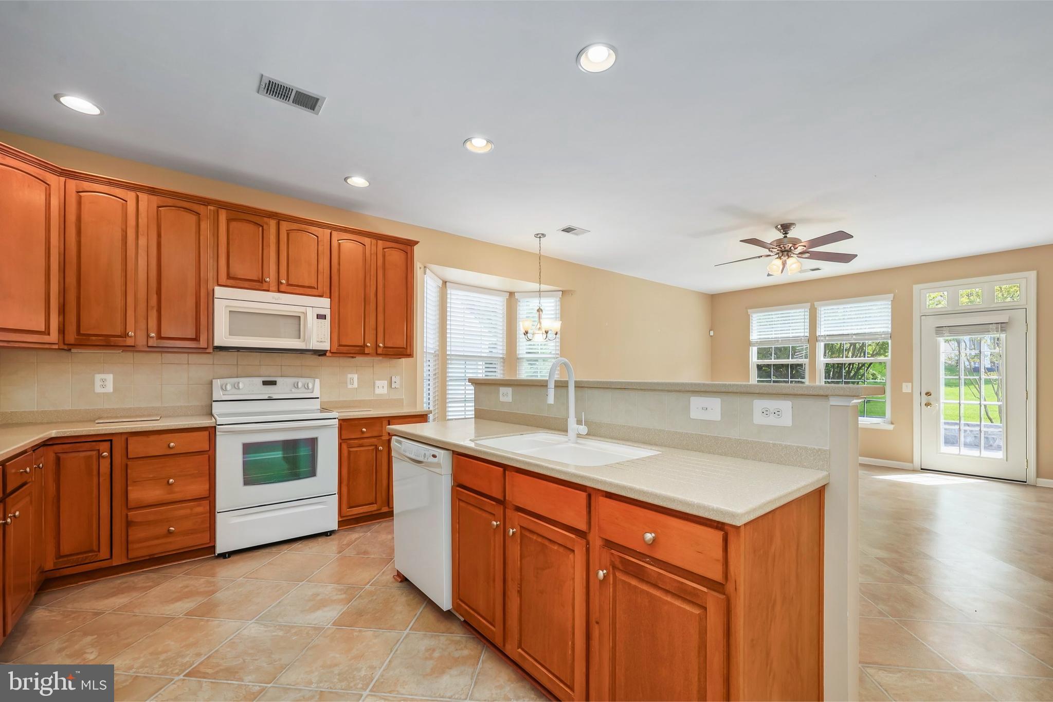 4046 LUNAR ECLIPSE DRIVE