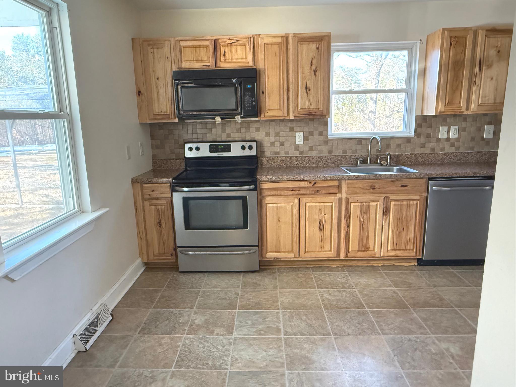 HARRIS CREEK - Residential