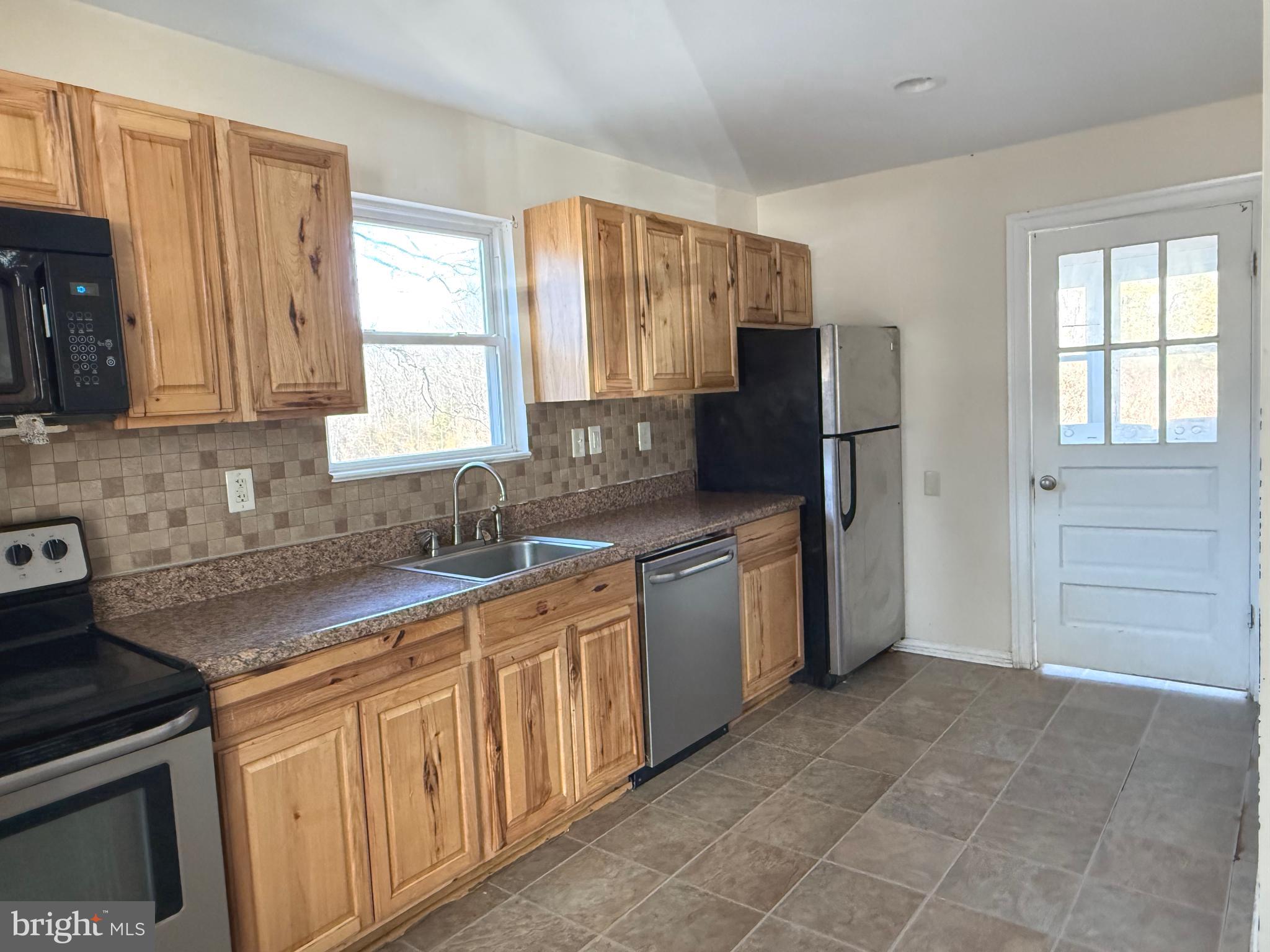 HARRIS CREEK - Residential