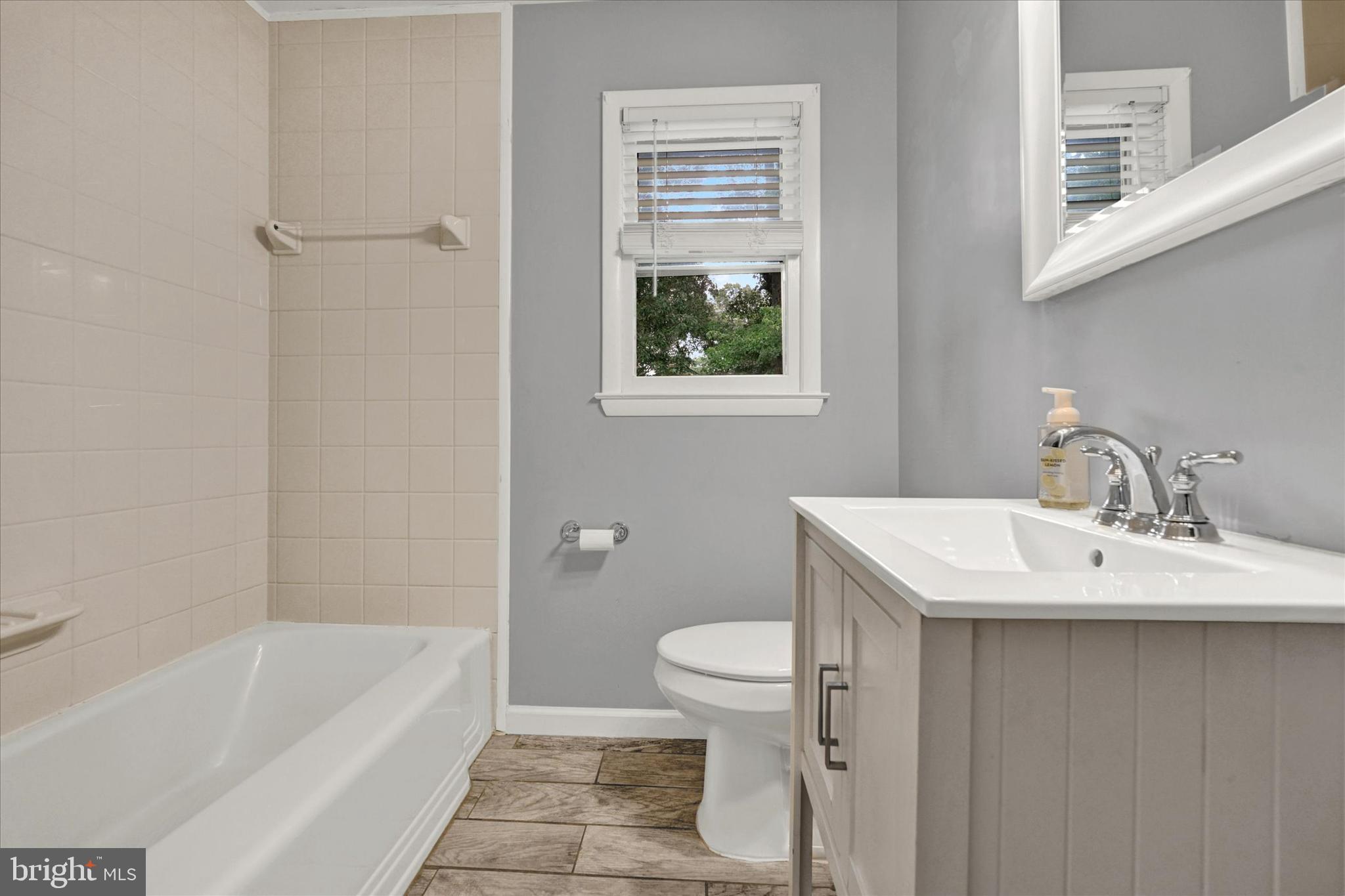 CARROLLTON MANOR - Residential Lease